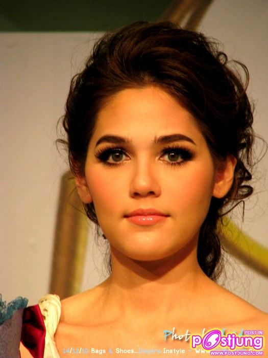 อั้ม ชมพู่ ใส่หน้ากากเข้าหากัน