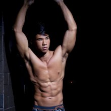 รูปหล่อ กล้ามใหญ่ ใครสักคน.....