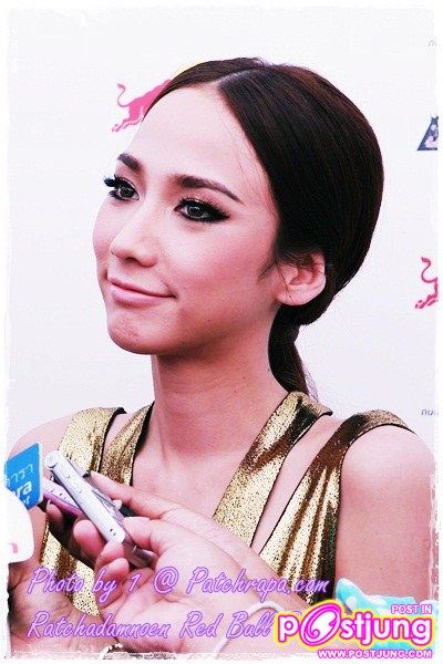 อั้ม VS พลอย @ ราชดำเนิน