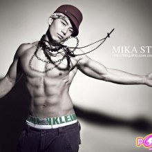 หนุ่มเอเชียมาดเข้ม