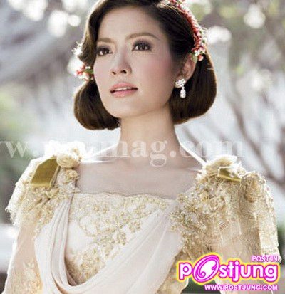 สตรี กับ ชุดไทย งามอย่างมีเอกลักษณ์