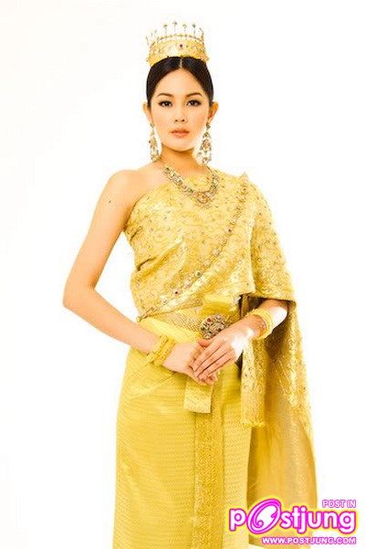 สตรี กับ ชุดไทย งามอย่างมีเอกลักษณ์