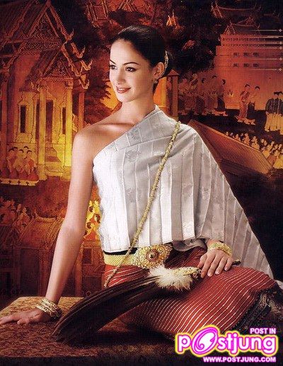 สตรี กับ ชุดไทย งามอย่างมีเอกลักษณ์