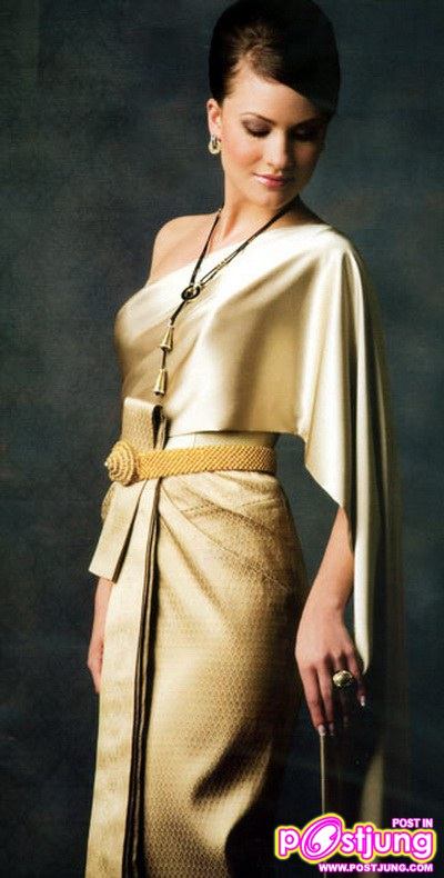 สตรี กับ ชุดไทย งามอย่างมีเอกลักษณ์