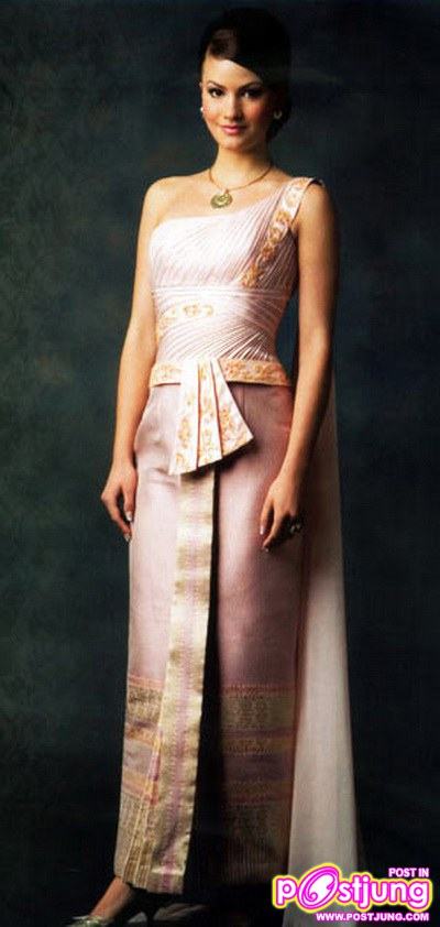 สตรี กับ ชุดไทย งามอย่างมีเอกลักษณ์