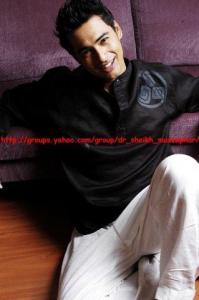 หนุ่มหล่อมาเลย์