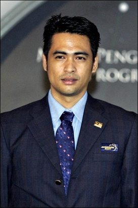 หนุ่มหล่อมาเลย์