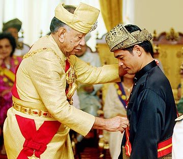 หนุ่มหล่อมาเลย์