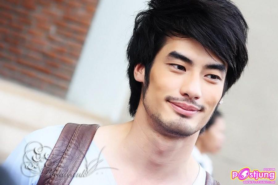 แน็ก ชาลี/ เก้า /บอย ปกรณ์/ ญาญ่า/ คิมเบอร์ลี่ /ชิน ชินวุฒ หลังอัดรายการราตรีสโมสร