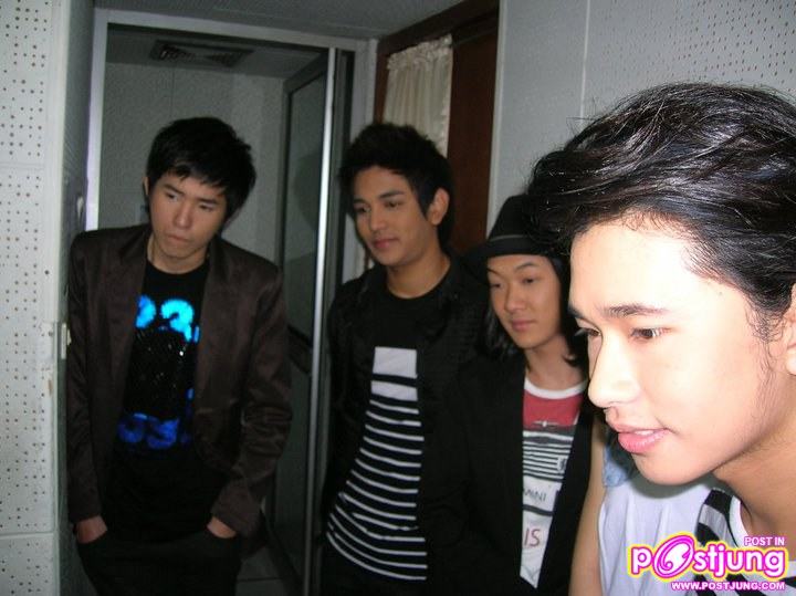 ริท กัน และกลุ่มthe eight @คลื่น90 รวมมิตรเรดิโอ
