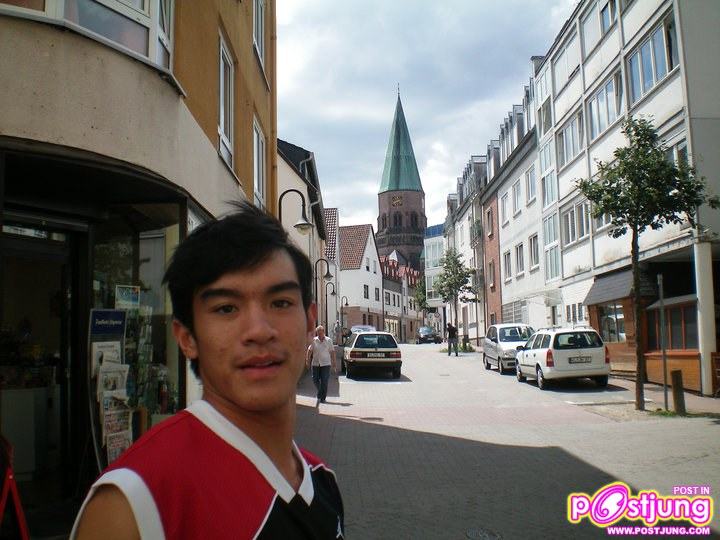 ตีโต้  นักกีฬากระโดดไกล ทีมชาติไทย