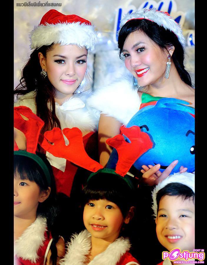 งาน สุขสันต์วันปีใหม่ อุ่นใจกับ AIS @Central World