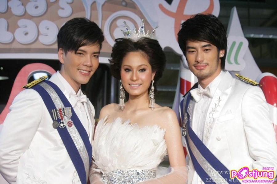 ขวัญ นิว บอย ในงาน santa village @Plus mall