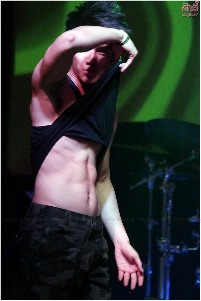 รวมภาพ sexy เล็กๆของรอน ภัทรภณ นักแสดงดาวรุ่งช่อง3