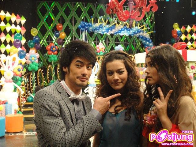 เก้า & ญาญ่า ในรายการราตรีสโมสร