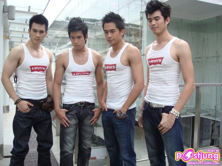 แก็งค์หนุ่มหล่อ(ลีวาย) ในงานเปิดตัวเครื่องซํกผ้าซัมซุง