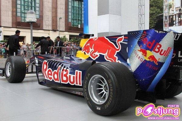 F1 Mark Webber: Street of King Rajadumnern Redbull Bangkok