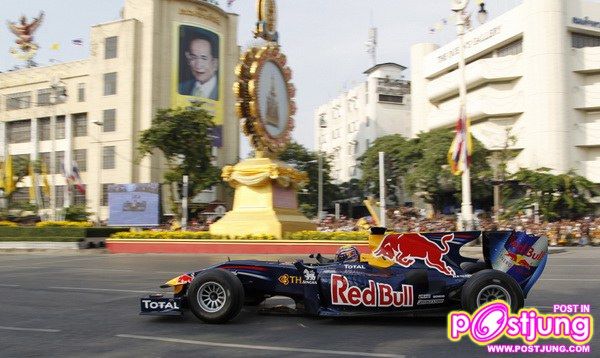 F1 Mark Webber: Street of King Rajadumnern Redbull Bangkok
