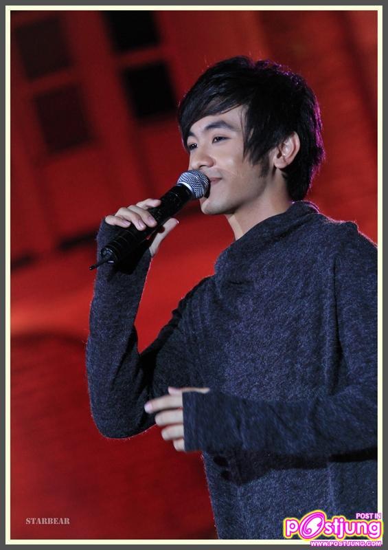 Natthew กับคอนเสิร์ตประสานเสียง Christmas Celebration 2010