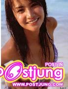 ดาราสาวในชุดว่ายน้ำ