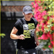 แซค แอฟรอน ++ เป้าตุง..น่า