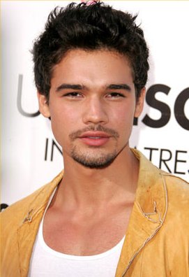 Hollywood men - Steven Strait