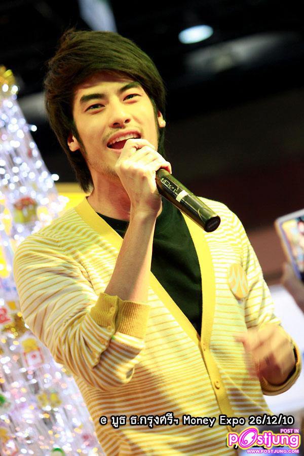 บอย ปกรณ์  งานThailand Smart Money 2010 (บูธ ธ.กรุงศรีฯ)