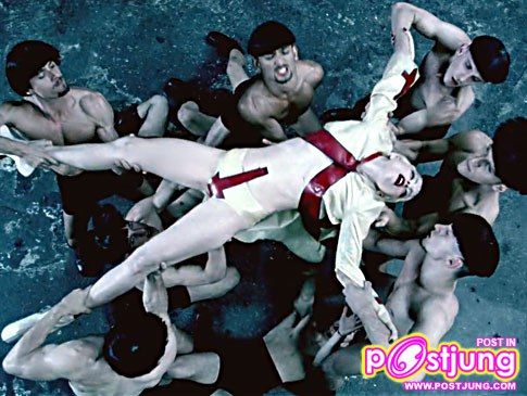 LADY GAGA เลิศ เลิศ I DOL การแต่งตัวของ รมมี่ ค่ะ