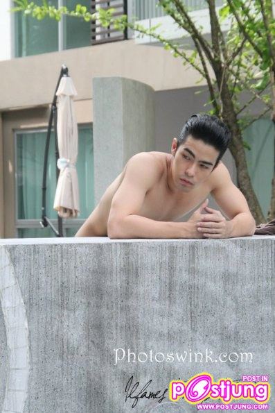 หนุ่มตี๋หล่อเข้ม