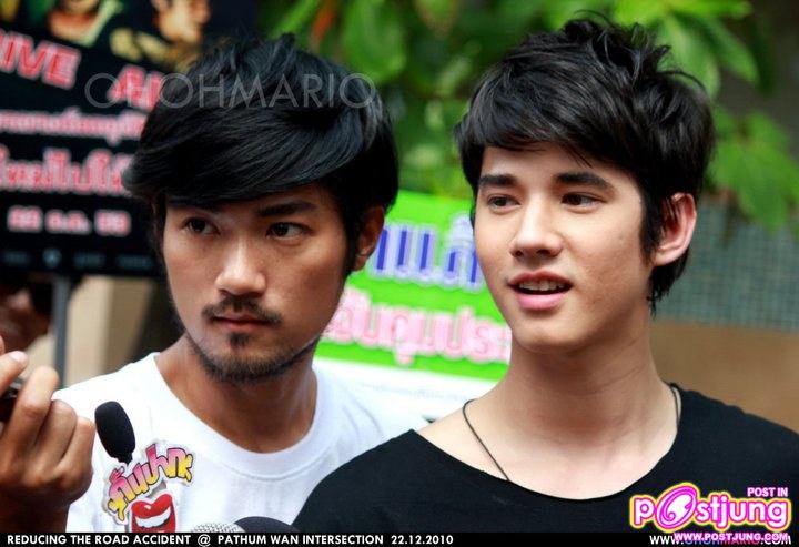 (มาริโอ้) รณรงค์ลดอุบัติเหตุ + โปรโมทหนังสาระแนเห็นผี @ แยกปทุมวัน