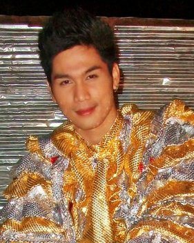 พี่เอกรัตน์...... หนุ่มหล่อจาก.....ศรีวิชัยโชว์