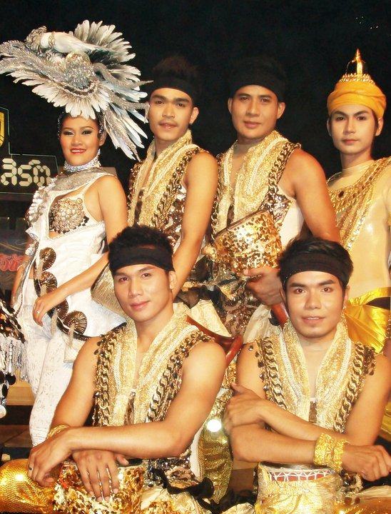 พี่เอกรัตน์...... หนุ่มหล่อจาก.....ศรีวิชัยโชว์