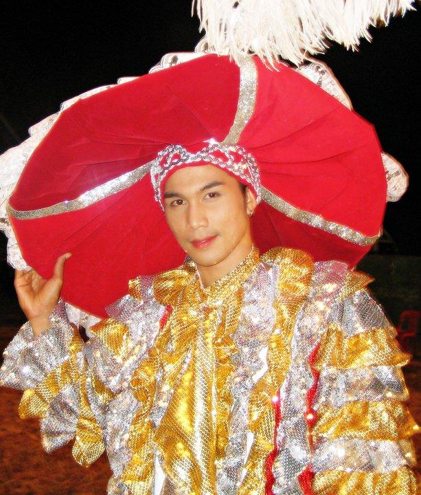 พี่เอกรัตน์...... หนุ่มหล่อจาก.....ศรีวิชัยโชว์