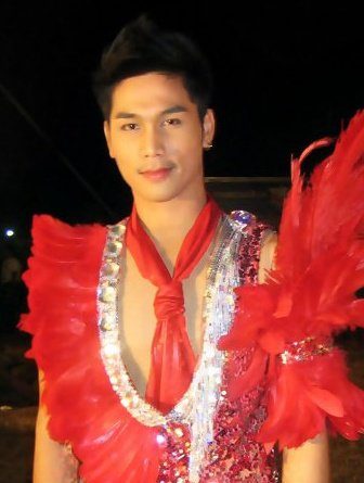 พี่เอกรัตน์...... หนุ่มหล่อจาก.....ศรีวิชัยโชว์