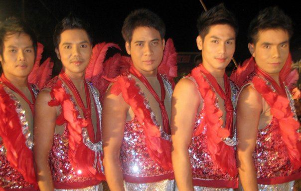 พี่เอกรัตน์...... หนุ่มหล่อจาก.....ศรีวิชัยโชว์