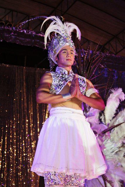 พี่เอกรัตน์...... หนุ่มหล่อจาก.....ศรีวิชัยโชว์