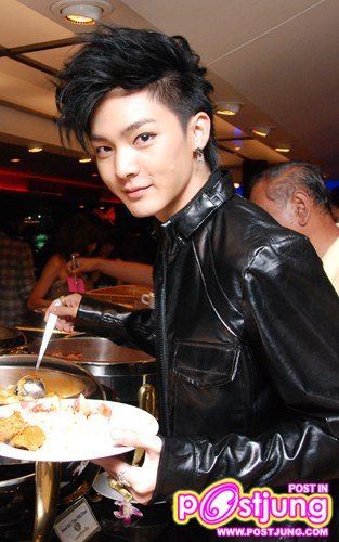 รวมรูปหนุ่มหล่อ แถบยุโรป และเอเชีย ทรงผเท่ห์