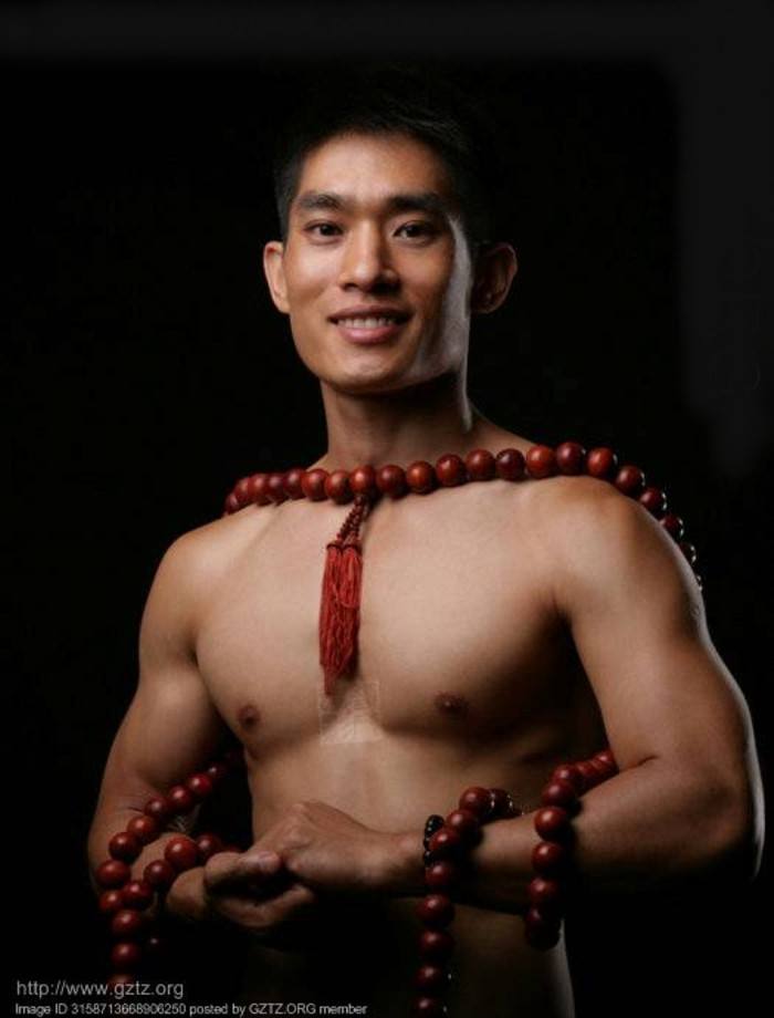 หนุ่มจีนสุดหล่อมาเต็มเซ็ต