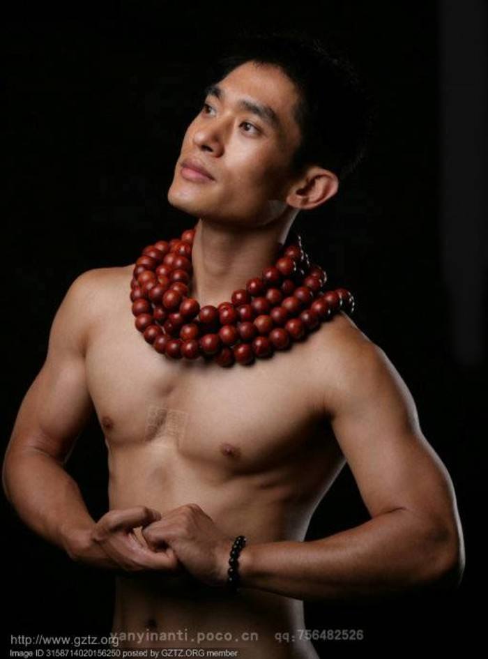 หนุ่มจีนสุดหล่อมาเต็มเซ็ต