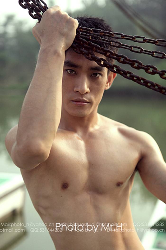 หนุ่มจีนสุดหล่อมาเต็มเซ็ต