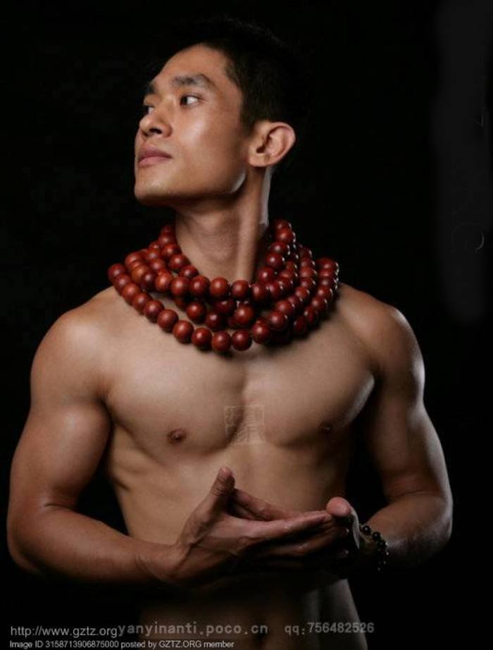 หนุ่มจีนสุดหล่อมาเต็มเซ็ต