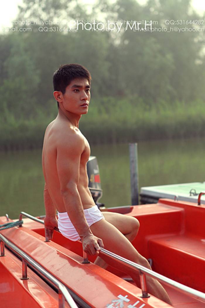 หนุ่มจีนสุดหล่อมาเต็มเซ็ต