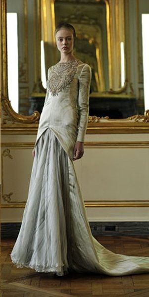 Alexander McQueen - Fall Winter 2010/2011