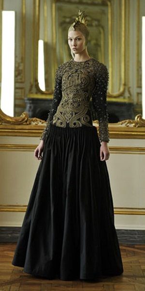 Alexander McQueen - Fall Winter 2010/2011