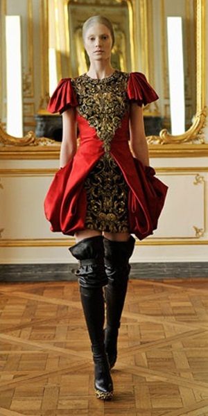 Alexander McQueen - Fall Winter 2010/2011