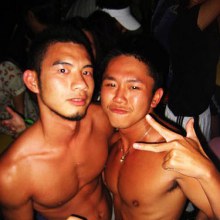 หนุ่มล่ำกล้ามปู