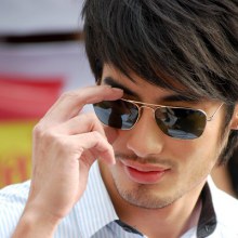 คุณลมขาาาาาาาา สุดหล่อ