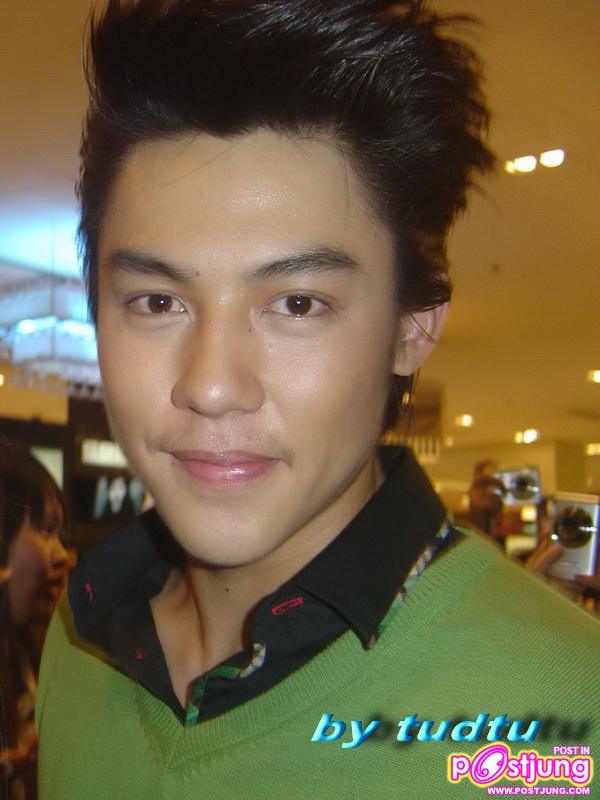 หมาก เดินแบบงาน@Uber chic spring summer fashion 2011