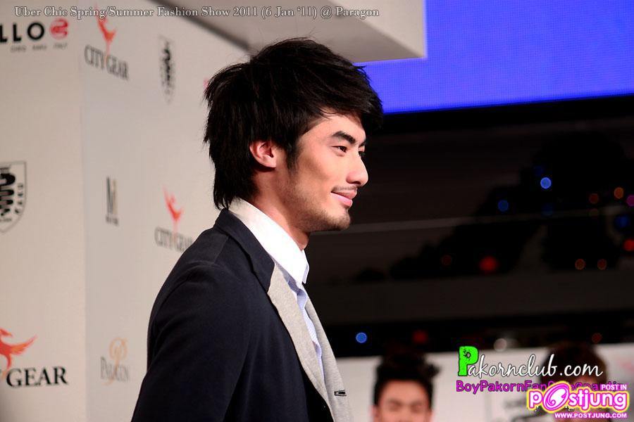 บอย ปกรณ์ เดินแบบงานUber chic spring summer fashion 2011