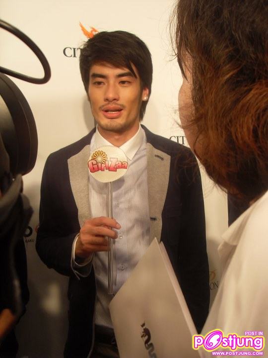 บอย ปกรณ์ เดินแบบงานUber chic spring summer fashion 2011